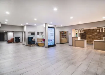 La Quinta Inn & Suites by Wyndham Chattanooga North - Hixson hotel thumbnail 2