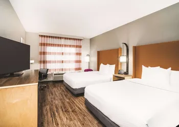 La Quinta Inn & Suites by Wyndham Chattanooga North - Hixson hotel thumbnail 8