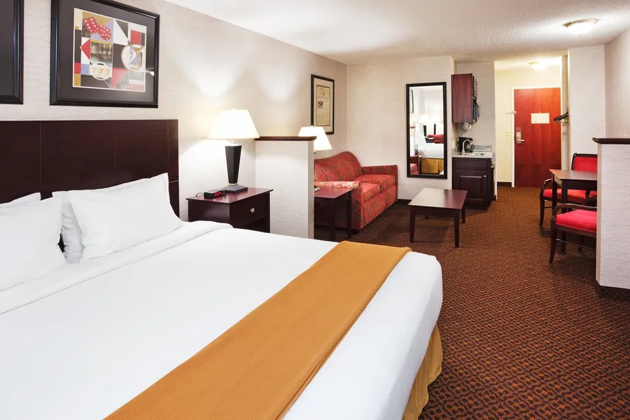 Holiday Inn Express & Suites Carrollton by IHG hotel detail image 2