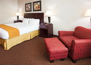 Holiday Inn Express & Suites Carrollton by IHG hotel thumbnail 3