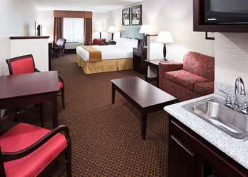 Holiday Inn Express & Suites Carrollton by IHG hotel thumbnail 5