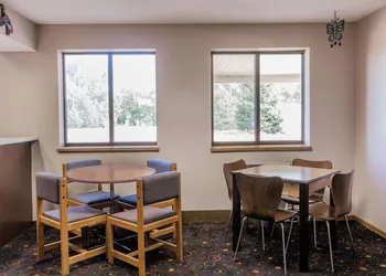 Super 8 by Wyndham Madison hotel thumbnail 3