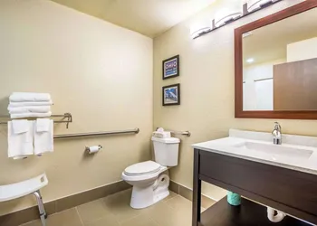 Comfort Inn & Suites Fairborn near Wright Patterson AFB hotel thumbnail 6
