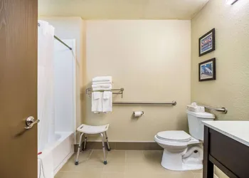 Comfort Inn & Suites Fairborn near Wright Patterson AFB hotel thumbnail 7