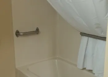 GrandStay Hotel & Suites hotel thumbnail 3