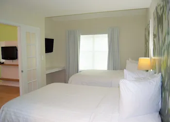 Doral Suites hotel thumbnail 8