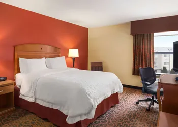 Hampton Inn Wichita-East hotel thumbnail 5