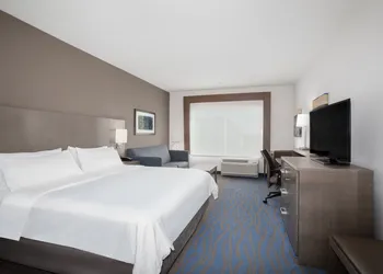 Holiday Inn Express & Suites Great Bend by IHG hotel thumbnail 3