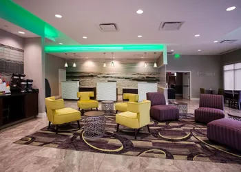 La Quinta Inn & Suites by Wyndham Virginia Beach hotel thumbnail 2
