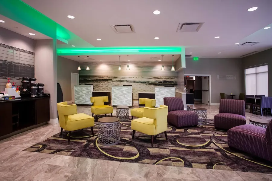 La Quinta Inn & Suites by Wyndham Virginia Beach hotel detail image 2
