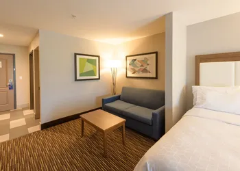Holiday Inn Express & Suites Jamestown by IHG hotel thumbnail 7