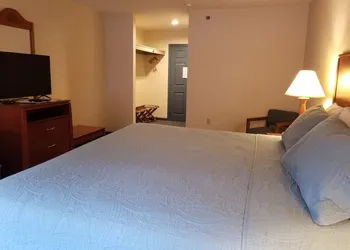 CountrySide Inn hotel thumbnail 8