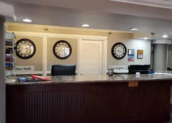 Ramada by Wyndham Barstow hotel thumbnail 2