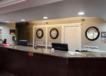 Ramada by Wyndham Barstow hotel thumbnail 3
