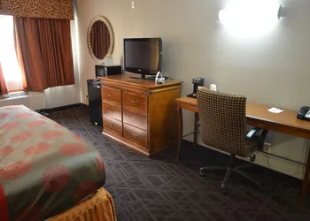 Ramada by Wyndham Barstow hotel thumbnail 7