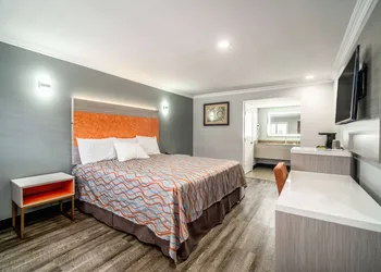 Travelodge Inn & Suites by Wyndham Bell Los Angeles Area hotel thumbnail 8