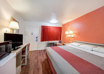 Motel 6 Greenville, TX hotel thumbnail 7