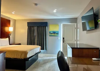 Oceanside Inn & Suites hotel thumbnail 2