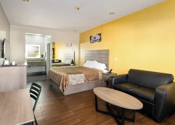 Moonlight Suites - Houston George Bush Intl Airport hotel thumbnail 5