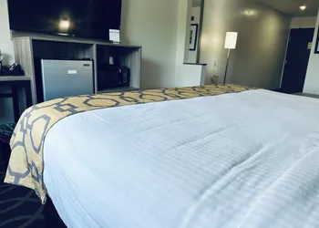 Baymont by Wyndham Piqua hotel thumbnail 7