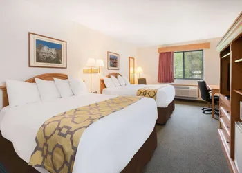 Baymont by Wyndham Hot Springs hotel thumbnail 3