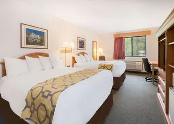 Baymont by Wyndham Hot Springs hotel thumbnail 3