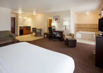 Holiday Inn Express & Suites Aberdeen by IHG hotel thumbnail 3