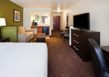Holiday Inn Express & Suites Aberdeen by IHG hotel thumbnail 7
