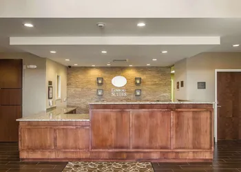 Comfort Suites Dodge City hotel thumbnail 3