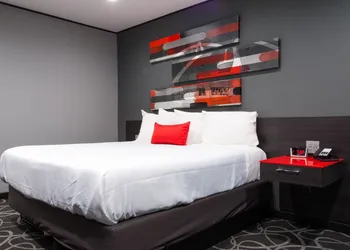 Astro Pasadena Hotel hotel thumbnail 3