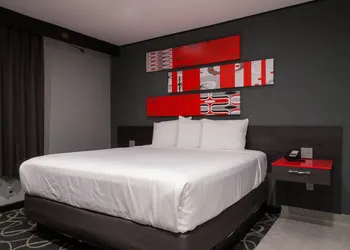 Astro Pasadena Hotel hotel thumbnail 5