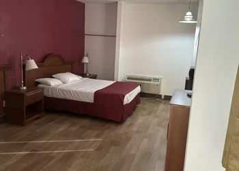 Lakeinn hotel thumbnail 3