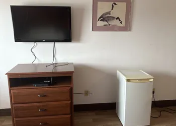 Lakeinn hotel thumbnail 5