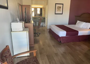 Lakeinn hotel thumbnail 8
