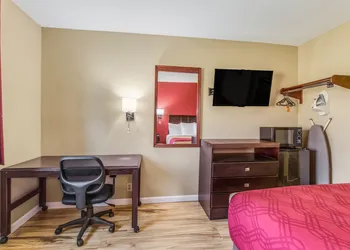 Econo Lodge Shelbyville hotel thumbnail 5