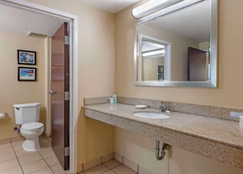 Comfort Inn & Suites Tavares North hotel thumbnail 4