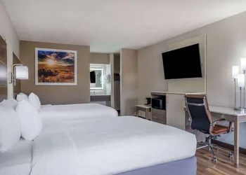Days Inn by Wyndham Clemson hotel thumbnail 8