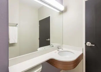 Microtel Inn & Suites By Wyndham Cadiz hotel thumbnail 7