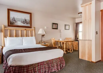 Franciscan Lakeside Lodge hotel thumbnail 8