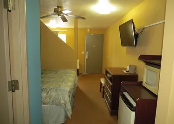 First Western Inn Caseyville hotel thumbnail 3