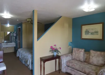 First Western Inn Caseyville hotel thumbnail 6