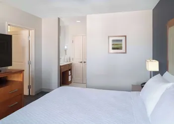 Homewood Suites by Hilton Gateway Hills Nashua hotel thumbnail 4