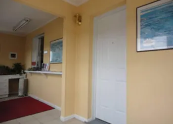 Royal Inn Motel hotel thumbnail 2