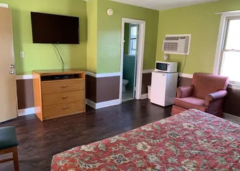 Royal Inn Motel hotel thumbnail 7