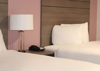 Arya Inn & Suites hotel thumbnail 7