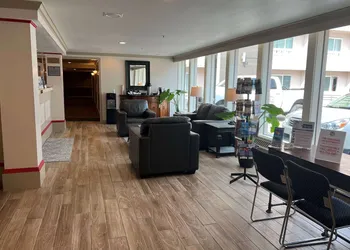 Ramada by Wyndham Juneau hotel thumbnail 4