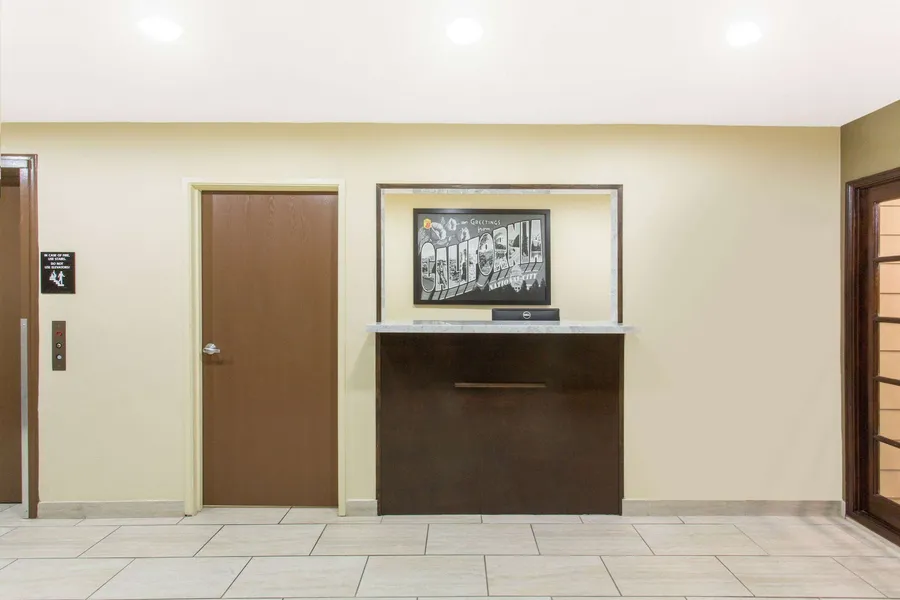 Super 8 by Wyndham National City Chula Vista hotel detail image 2
