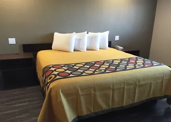 Super 8 by Wyndham National City Chula Vista hotel thumbnail 5