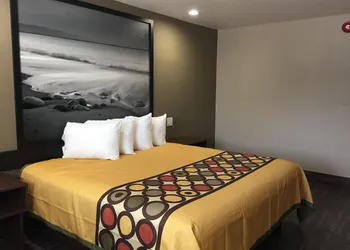 Super 8 by Wyndham National City Chula Vista hotel thumbnail 6