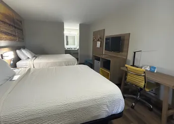Days Inn by Wyndham Royston hotel thumbnail 8